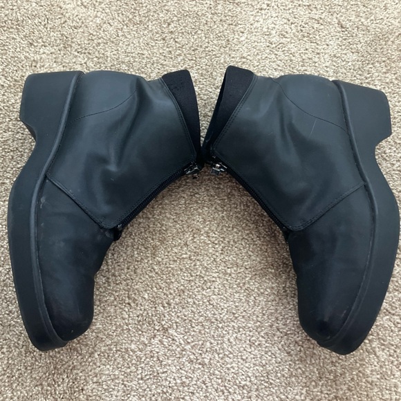 Evan Picone 7 1/2M Black Heeled Vivic Zip Up Ankle Booties - Picture 5 of 9